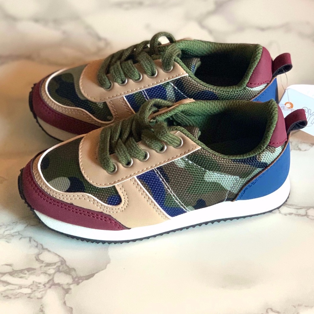 GYMBOREE Boys Camo Shoes SIZE 9 NWT